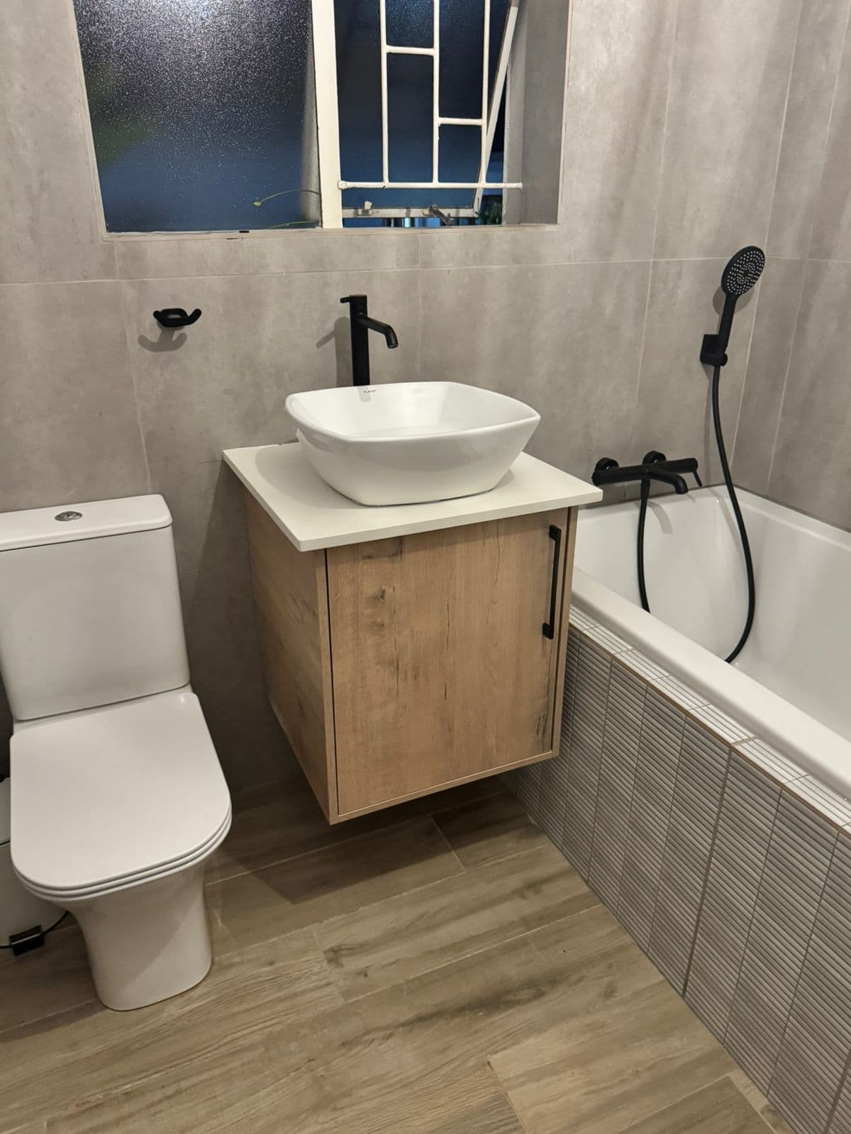 Handyman & Tiling by Woodit